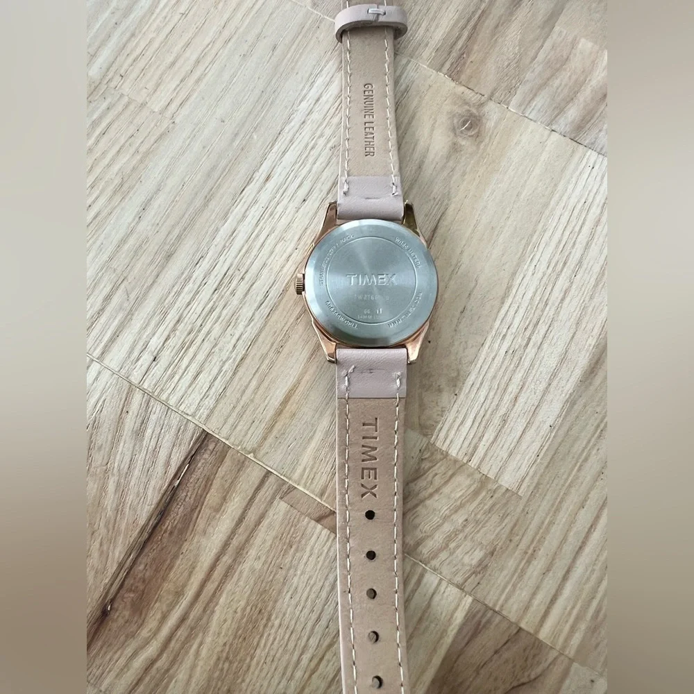 Timex ladies rose gold tone beige leather classic watch NEW BATTERY